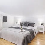 Exklusive Galeriewohnung / Golfplatzblick * Charneca (Setubal)